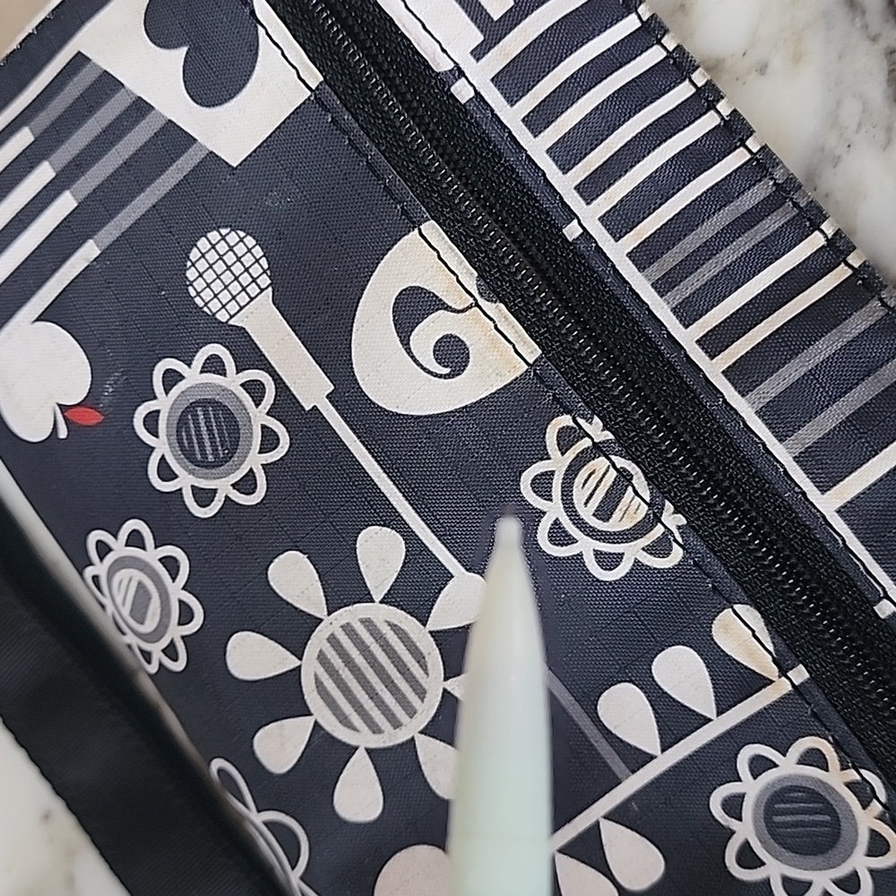 Lesportsac Musical Black and White Clutch - Picture 4 of 12